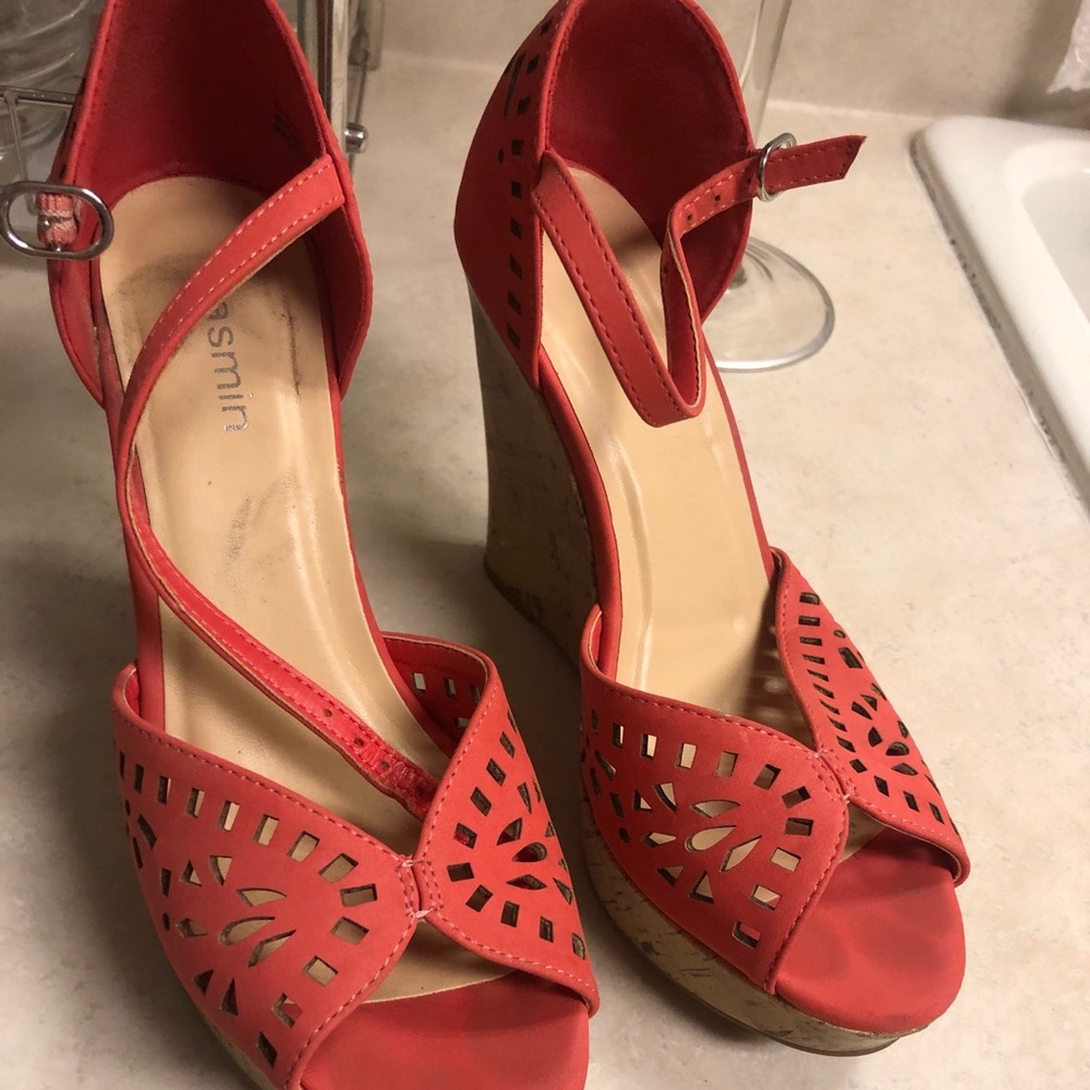 Great Summer Orange Wedges with cutout detail! 7!